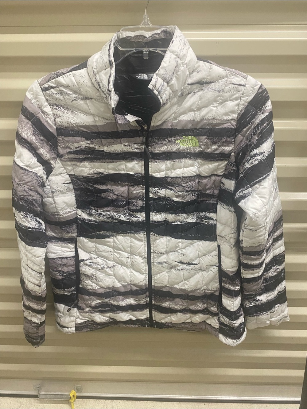 The North Face Women’s Puffer Jacket White, Black & Green Puffer Jack Size Large
